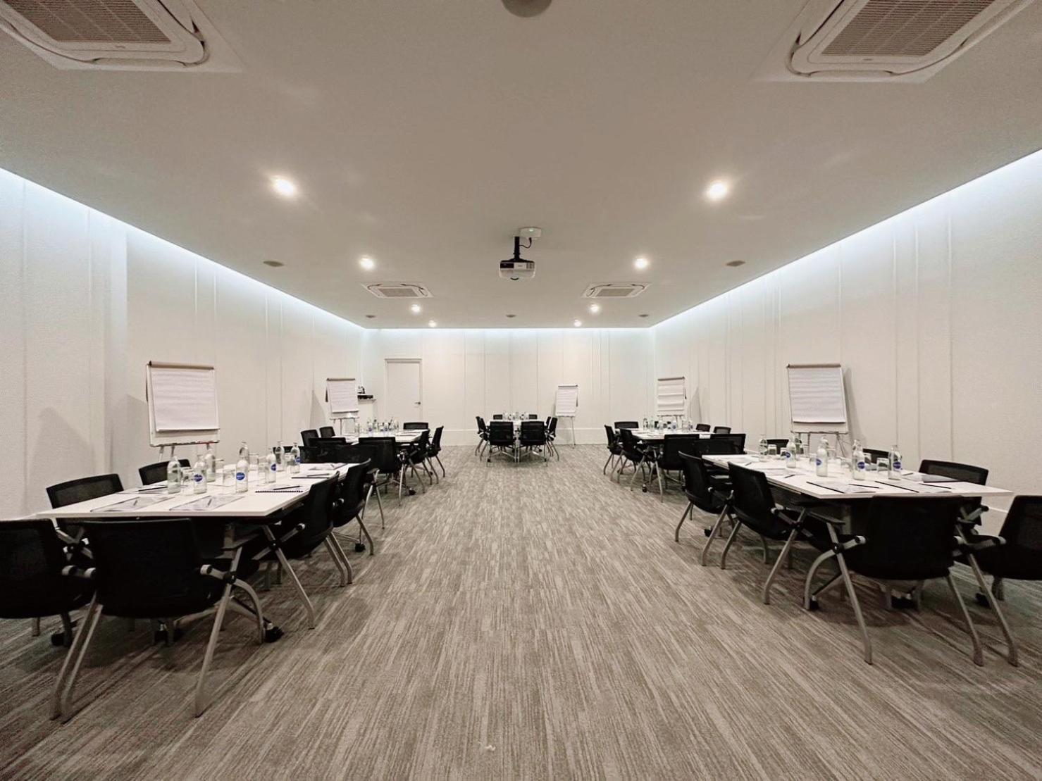 Wellness Stay & Hotel Sukhumvit 107 Bangkok Ngoại thất bức ảnh